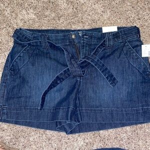 DenimFlex™ High Rise Dark Wash Belted 3.5in Short